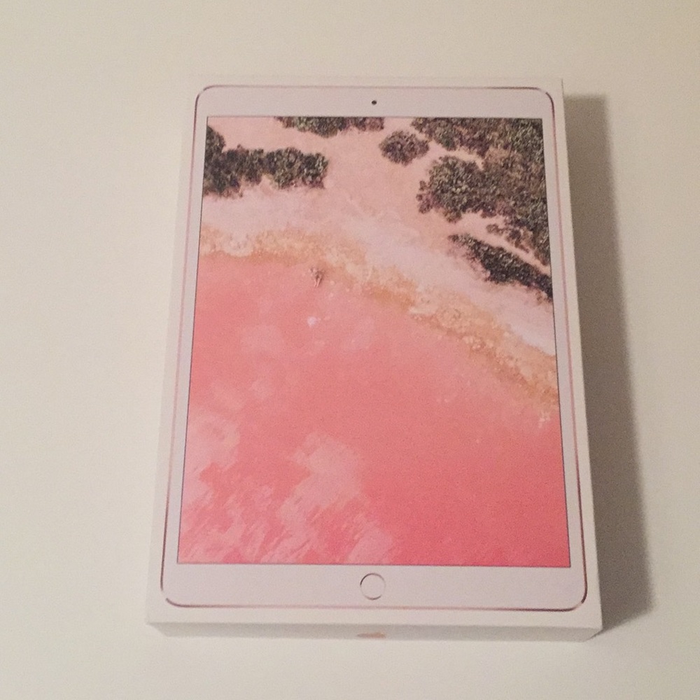 I pad pro just like new barely used !